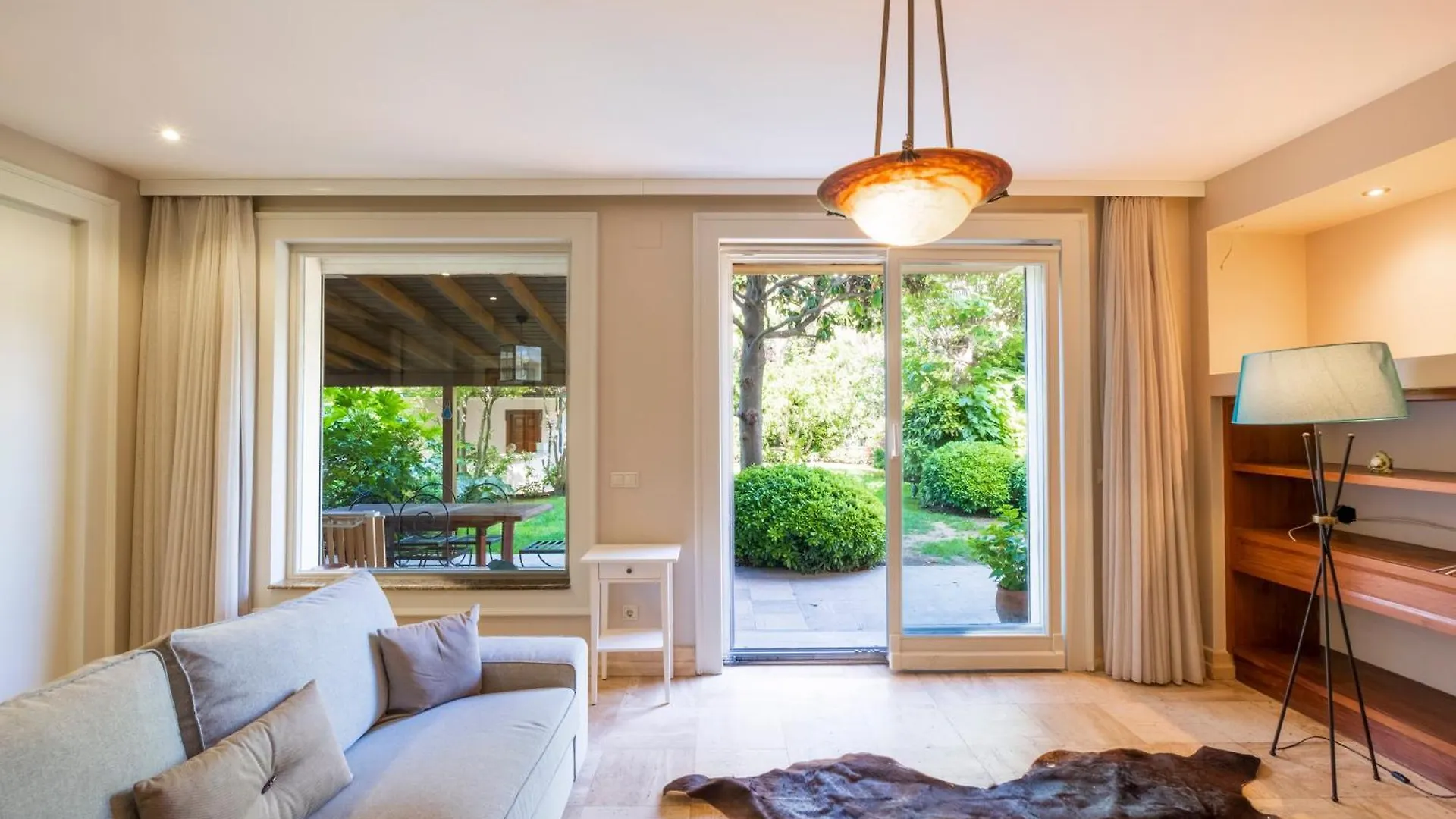 Homie Suites - A Majestic 4 Bedroom Villa Boasting A Private Garden And Terrace In Levent #83 伊斯坦布尔 公寓