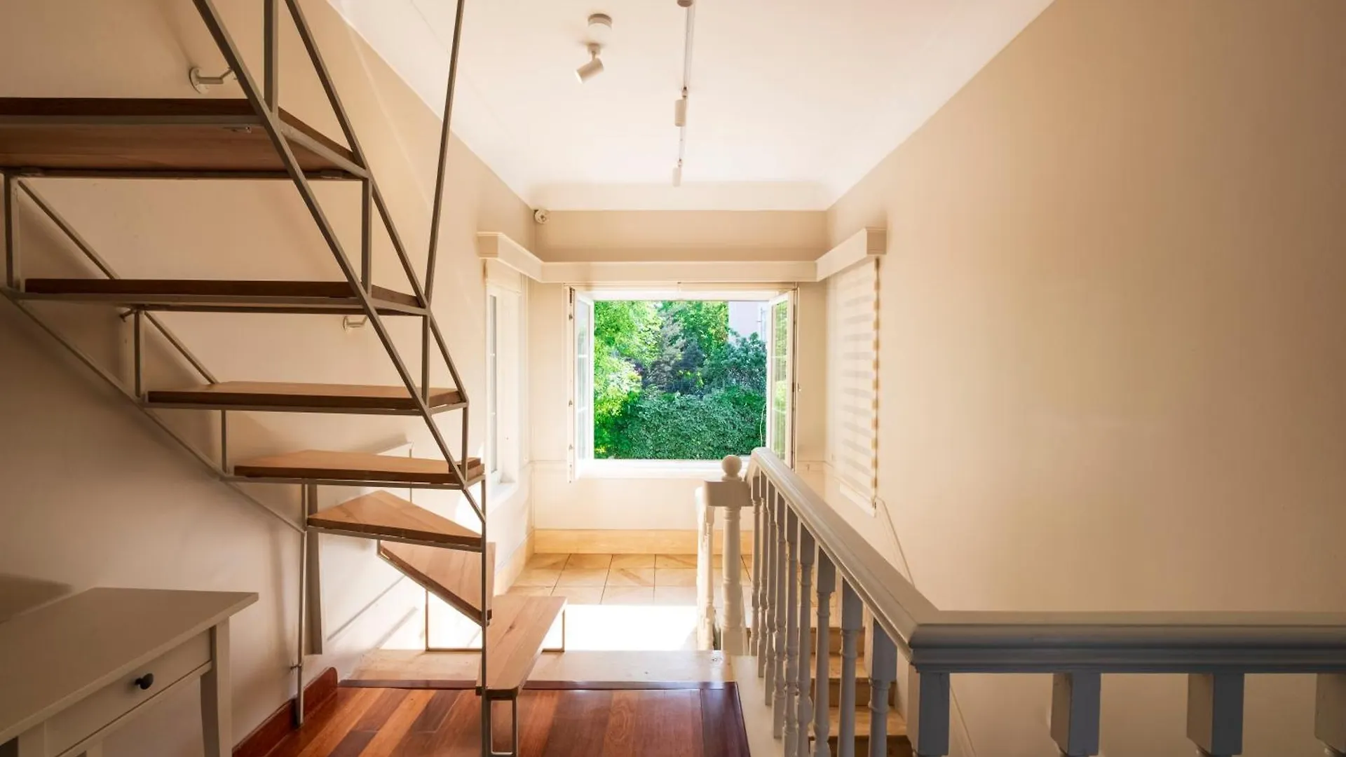 Homie Suites - A Majestic 4 Bedroom Villa Boasting A Private Garden And Terrace In Levent #83 Istanbul Apartment