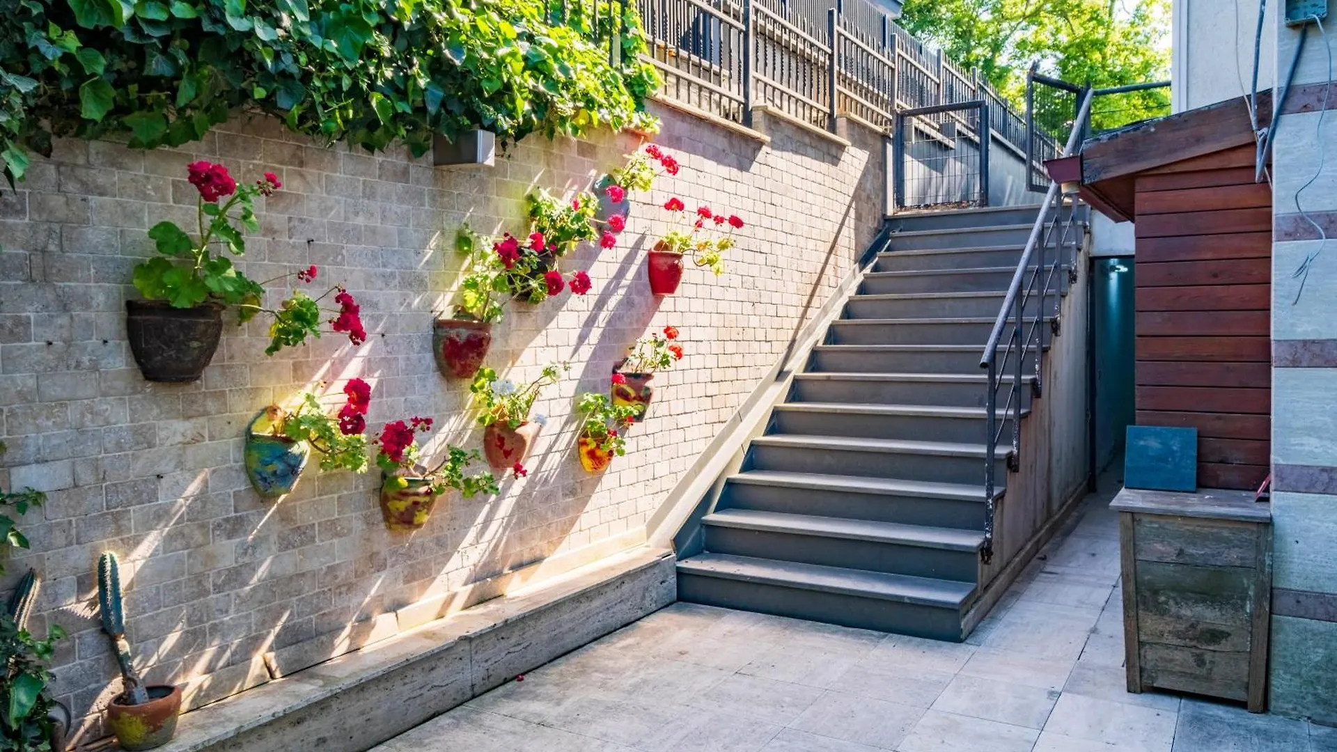 Apartment Homie Suites - A Majestic 4 Bedroom Villa Boasting A Private Garden And Terrace In Levent #83 Istanbul