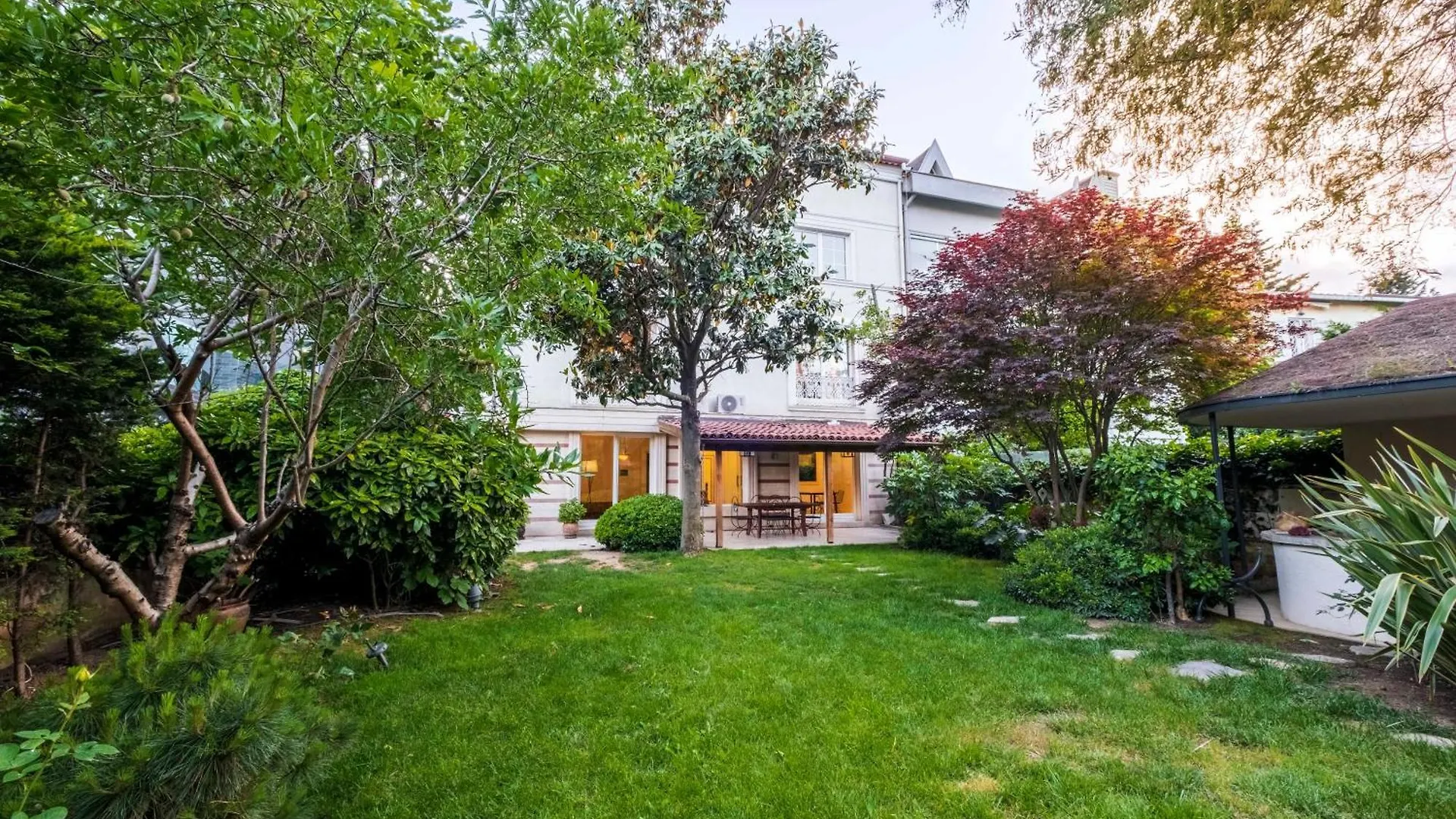 Homie Suites - A Majestic 4 Bedroom Villa Boasting A Private Garden And Terrace In Levent #83 Istanbul