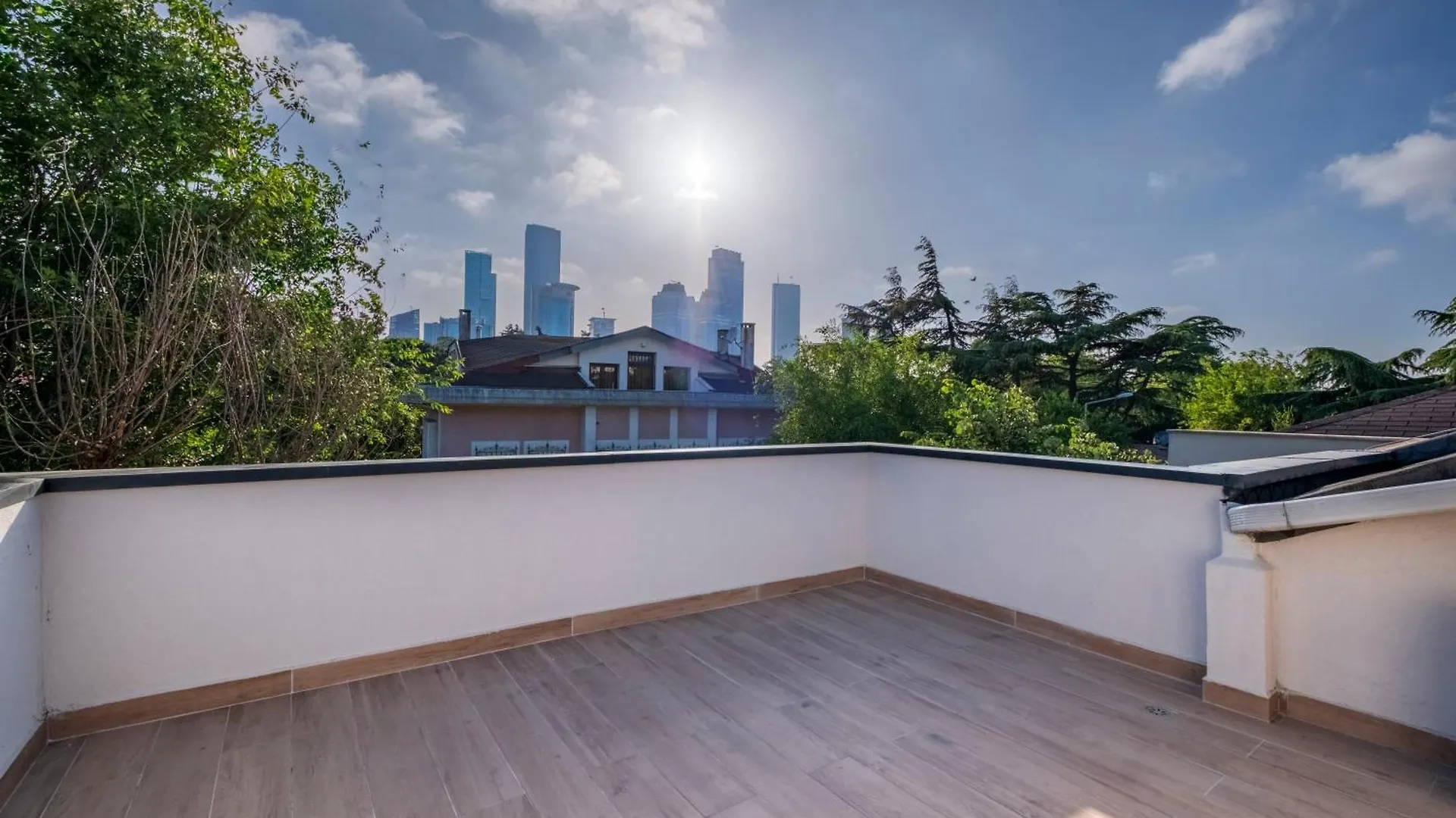 Homie Suites - A Majestic 4 Bedroom Villa Boasting A Private Garden And Terrace In Levent #83 Istanbul 0*,  Turcia